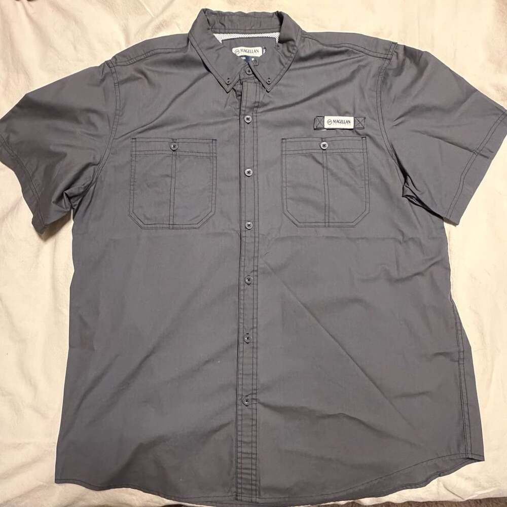 Magellan Outdoors Fishing Shirt Size XL Gray Short Sleeve